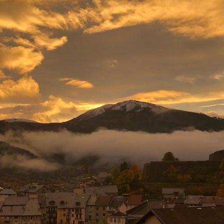 Appartement Au Coeur De Seyne Bagian luar foto