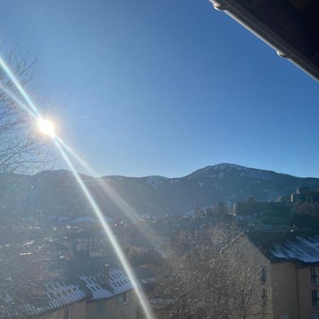 Appartement Au Coeur De Seyne Bagian luar foto