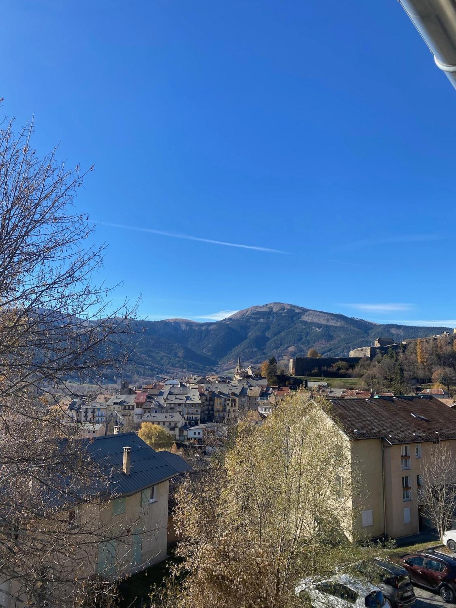 Appartement Au Coeur De Seyne Bagian luar foto