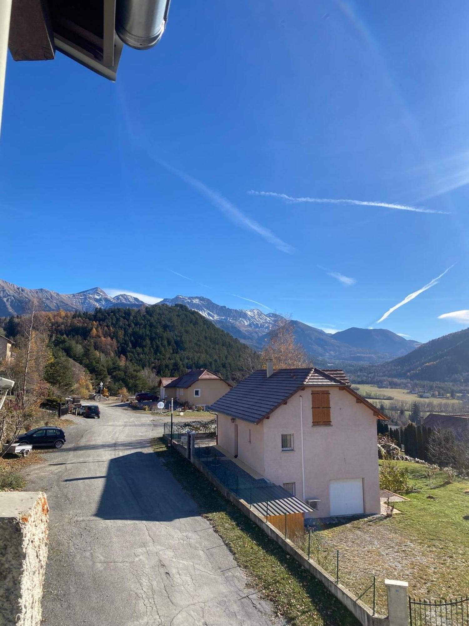 Appartement Au Coeur De Seyne Bagian luar foto