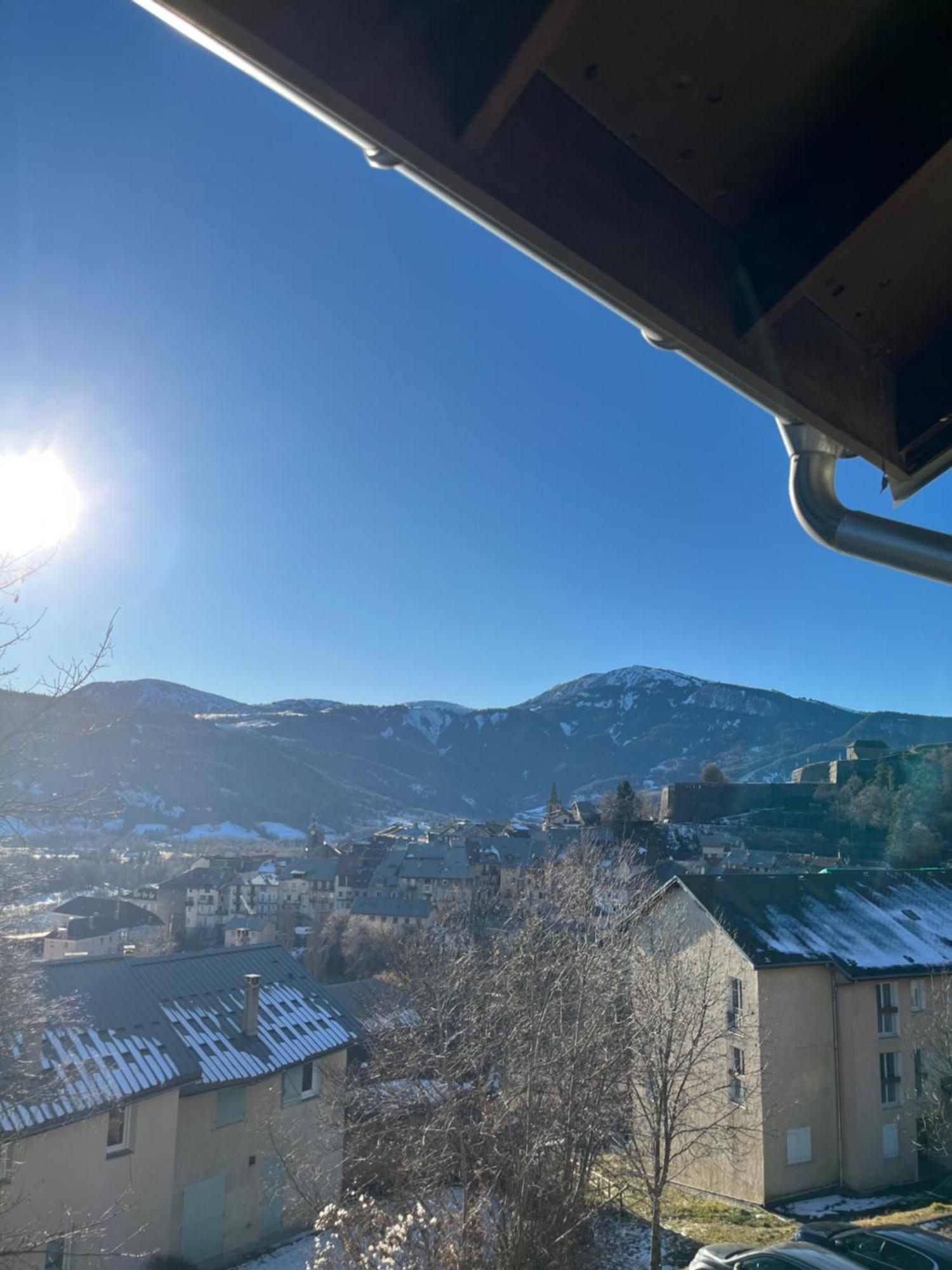 Appartement Au Coeur De Seyne Bagian luar foto